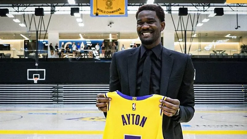 deandre ayton los angeles laker